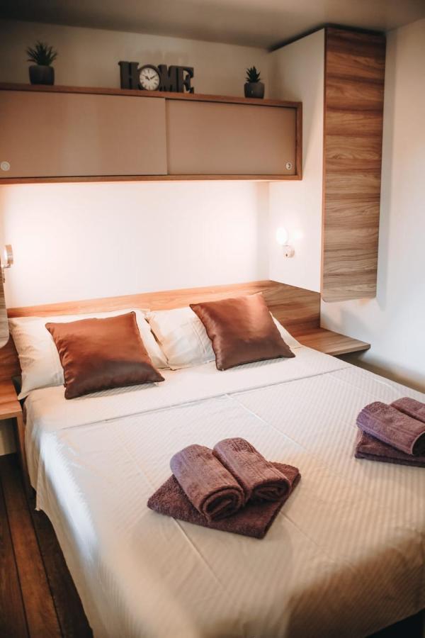 Mobile Home Kailani Nr 121, Camping Porton Biondi Rovinj Exterior foto